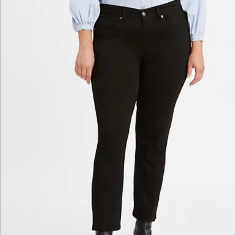 Levi’s Class Straight Fit Hypersoft in Soft Black Size 6 Medium (W28 L30…